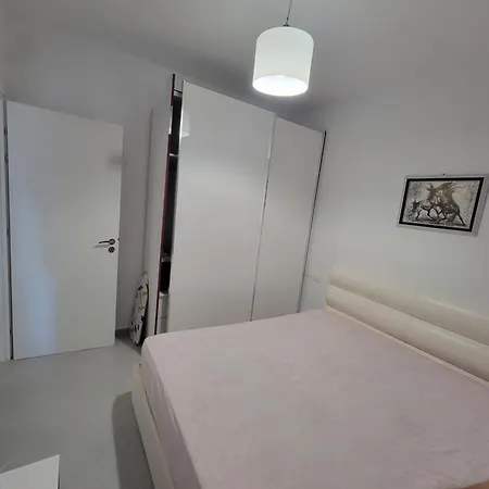 Apartment Henri's Vlore