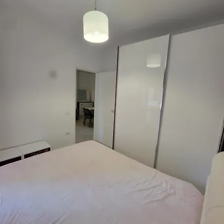 Henri's Apartment Vlore